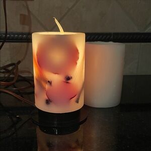 CR Designs Set of 2 Beautifully Soft Leaf & Soft Cream Candle Sleeve Lighting